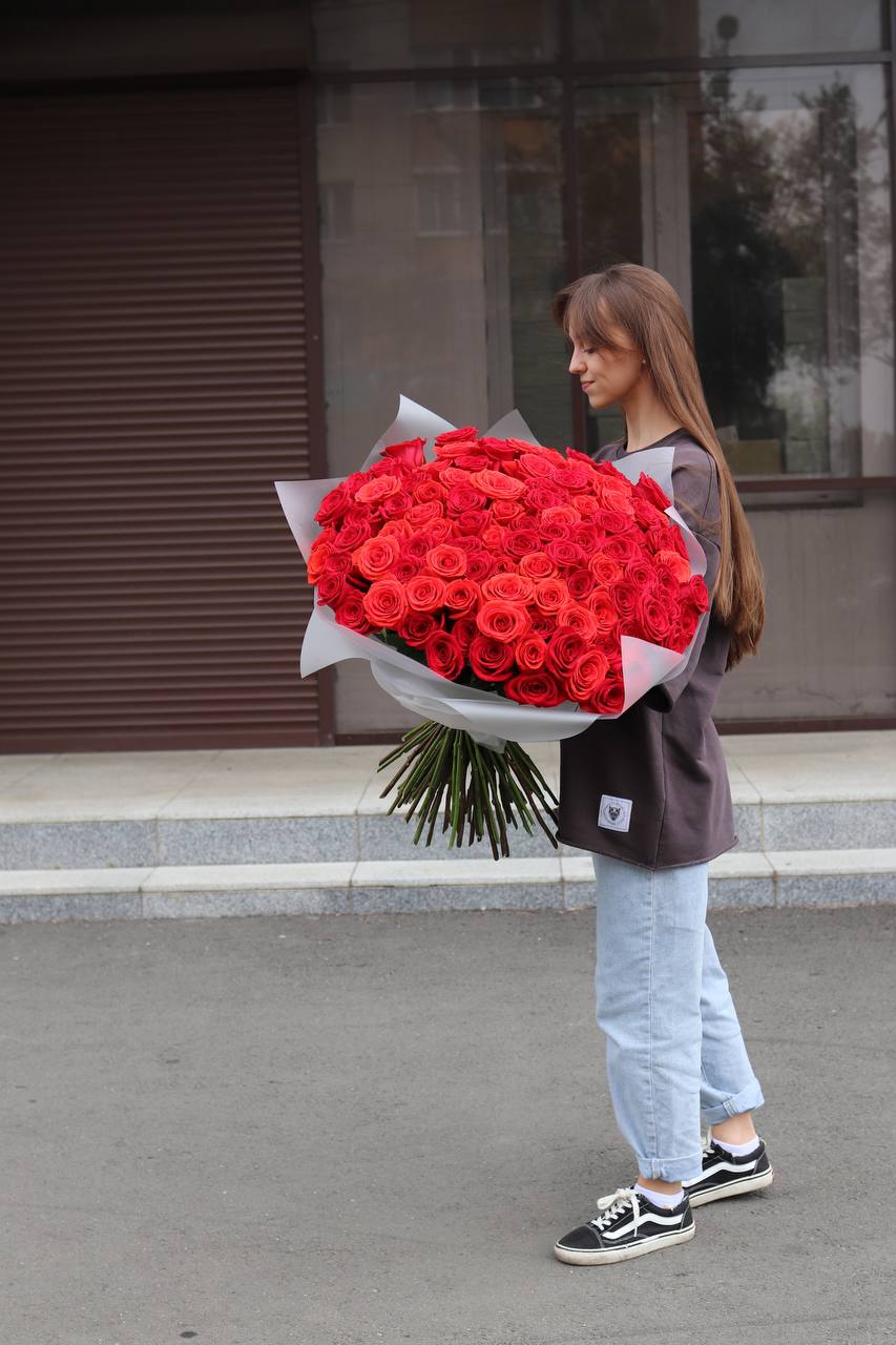 100 Red Roses