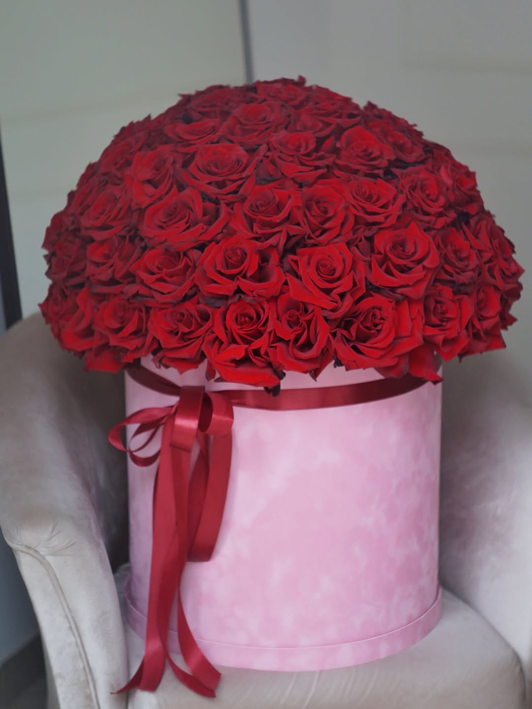 Luxury 100 Red Roses Box