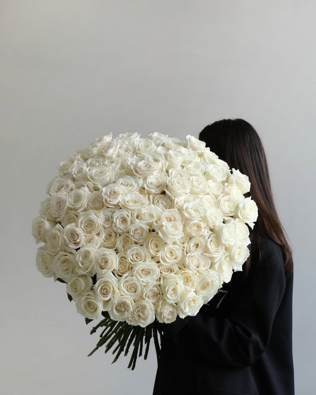 100 White Roses
