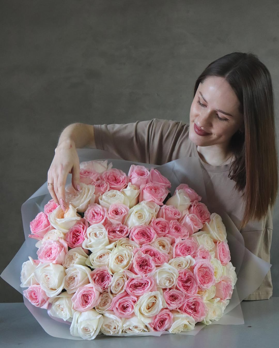 50 Pink and White Roses