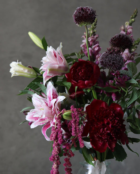 Cassandra & Vase