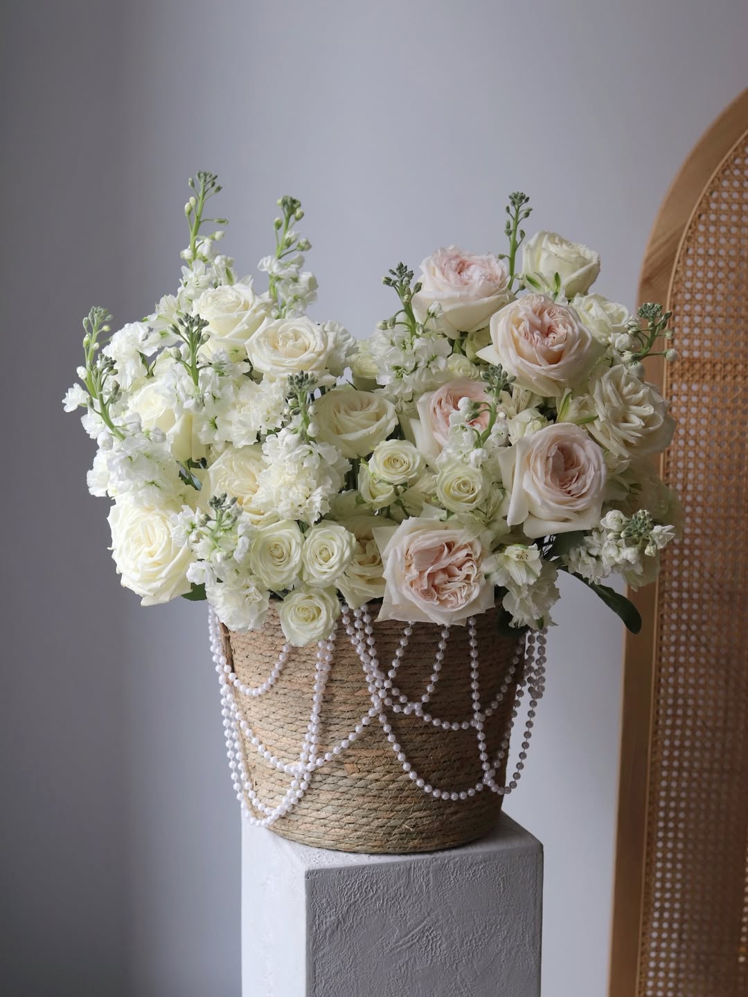 Flower Basket "Elizabeth"