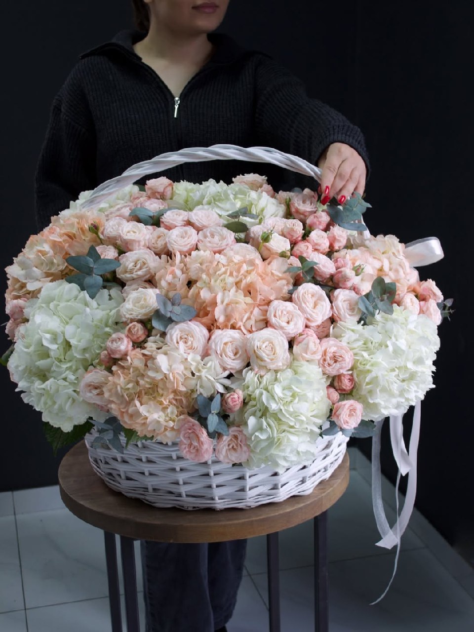 Flower Basket "Her Smile"