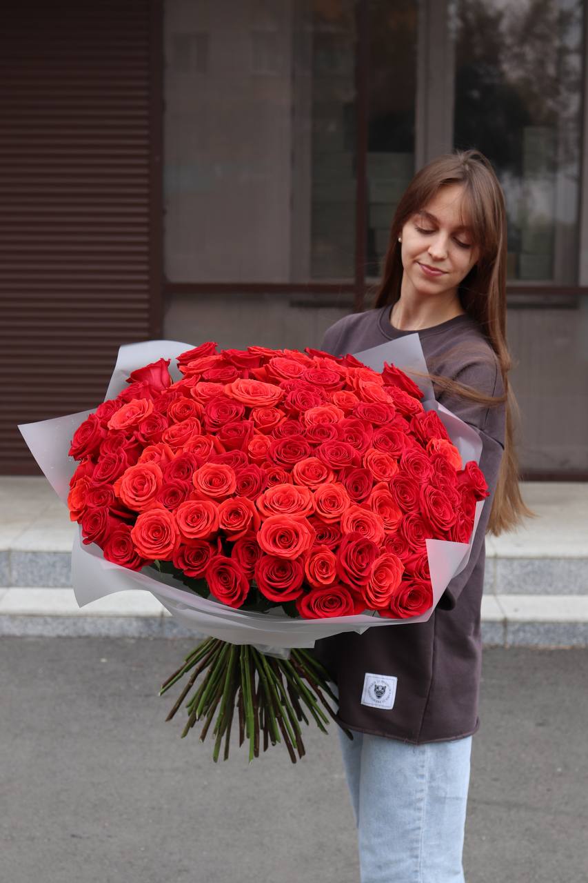 100 Red Roses