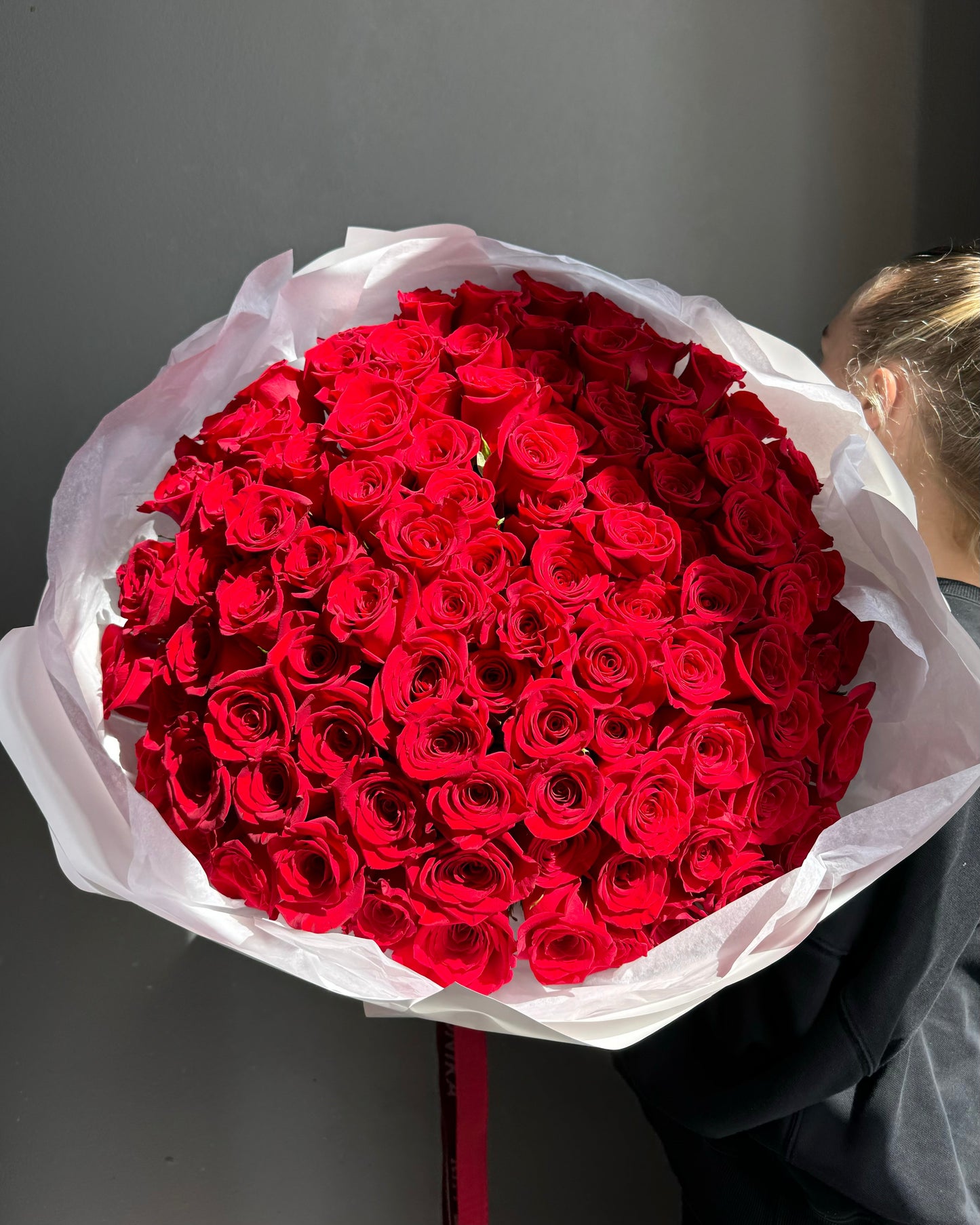 100 Red Roses